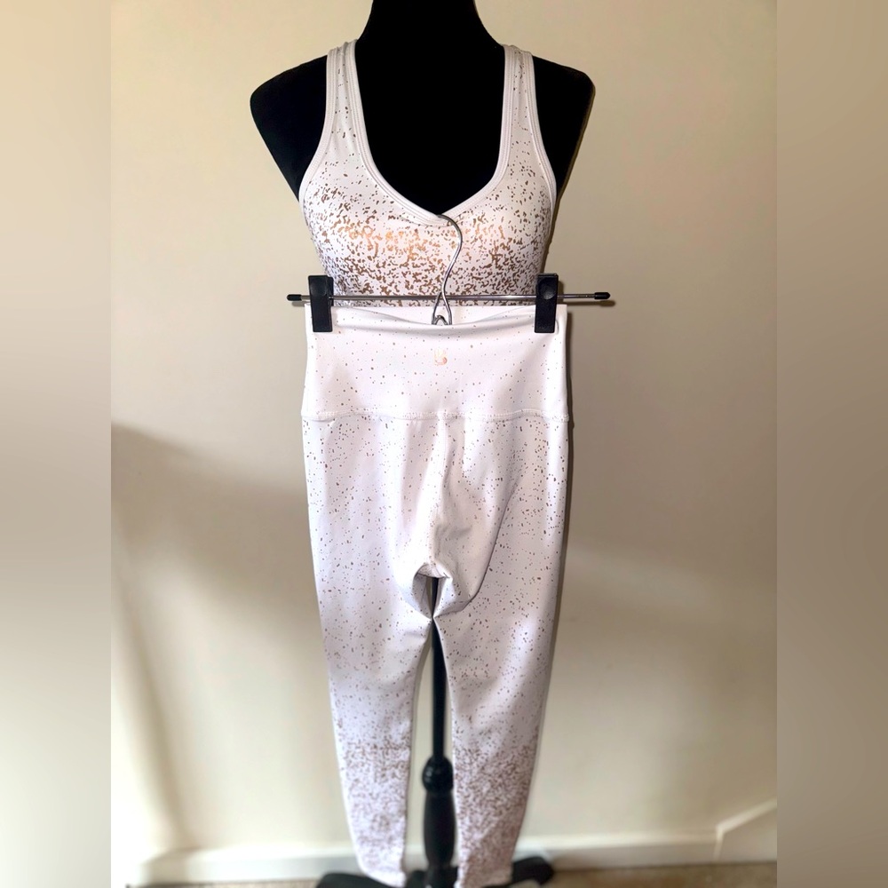 BUFFBUNNY COLLECTION white & gold sparkled sports bra and leggings!•✨